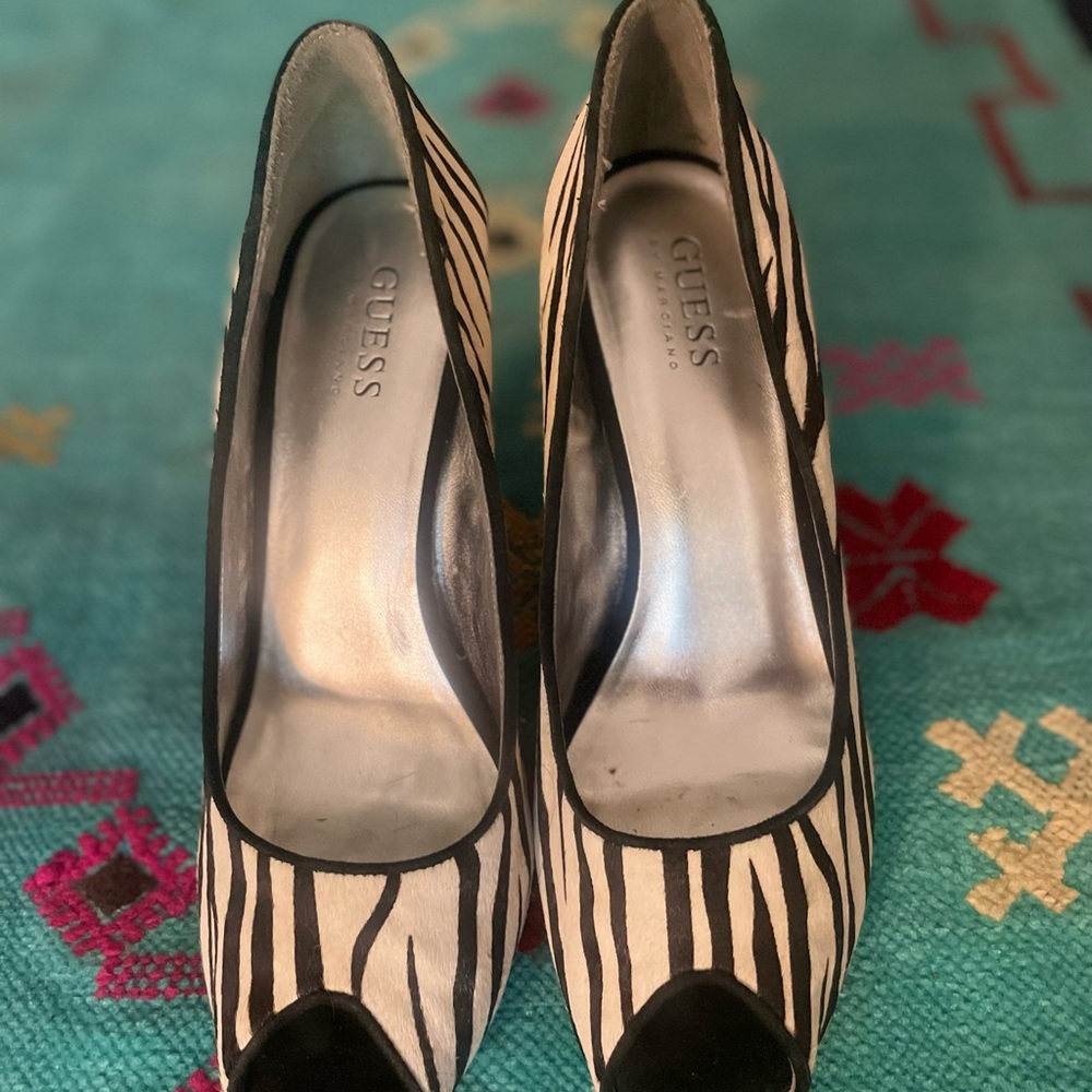 Guess Heels - image 1